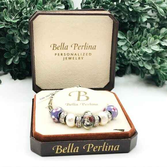 Bella Perlina Personalized Charm Bracelet With Pearls & Floral Beads In Original - Picture 3 of 6